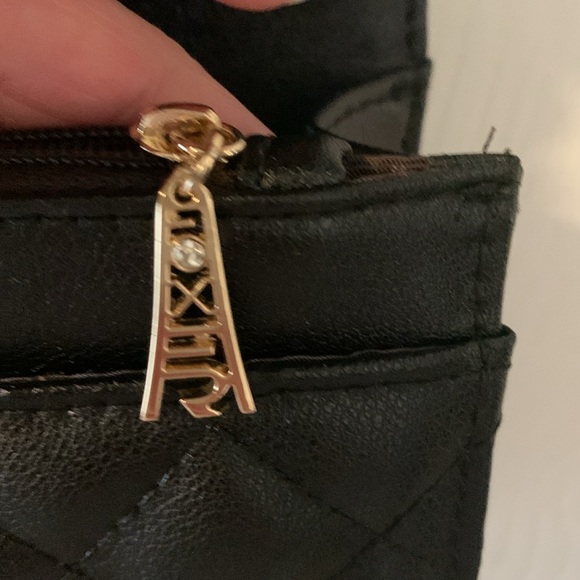 Crossbody - Picture 6 of 8